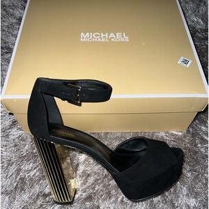 Michael Kors , size 8.5, black and gold